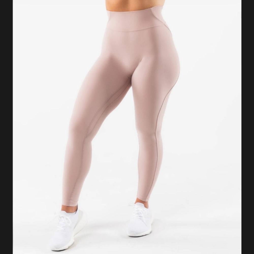 Alphalete Aura porcelain pink leggings NWT🩰